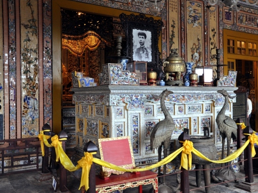 Altar Khai Dinh
